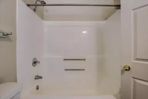 Bath - 12368 E Bennett Rd, Grass Valley, CA 95945 photo 4 of 5