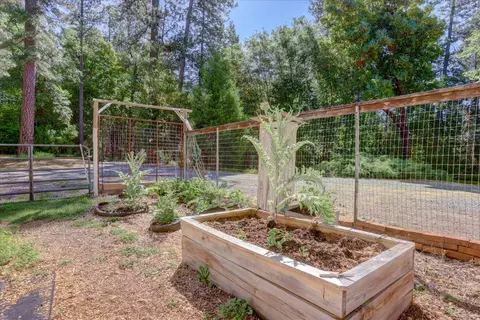 Exterior - 12368 E Bennett Rd, Grass Valley, CA 95945 photo 36 of 46