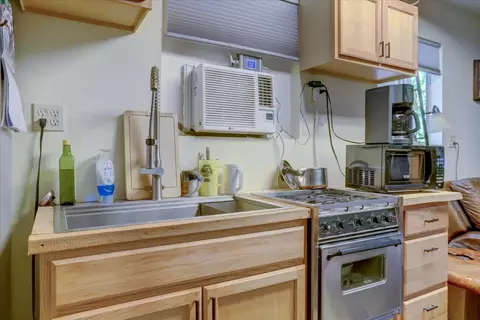 Kitchen - 12368 E Bennett Rd, Grass Valley, CA 95945 photo 6 of 6