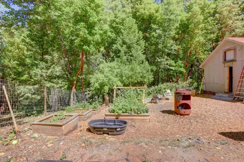 Exterior - 12368 E Bennett Rd, Grass Valley, CA 95945 photo 5 of 46