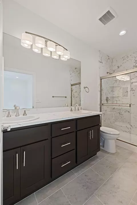 Bath - 1852 Lovejoy Pl, Manteca, CA 95337 photo 3 of 4