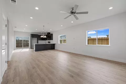 Living - 1852 Lovejoy Pl, Manteca, CA 95337 photo 1 of 4