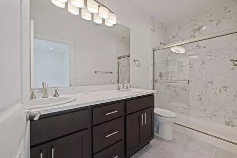 Bath - 1852 Lovejoy Pl, Manteca, CA 95337 photo 2 of 4