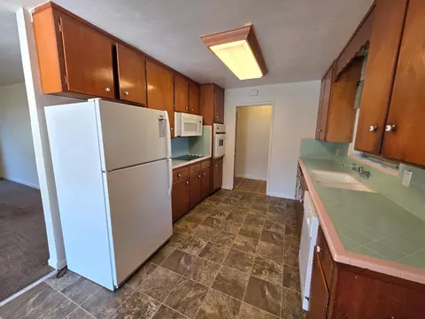 Kitchen - 1002 Aldwina Ln, Manteca, CA 95336 photo 1 of 1