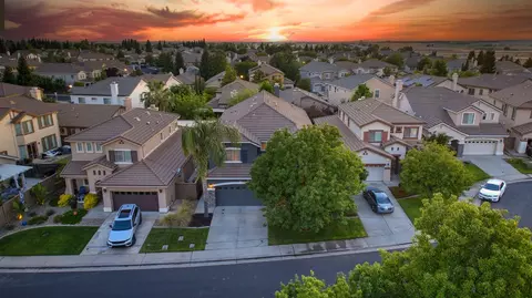 125 Adrienne Ct, Roseville, CA 95747