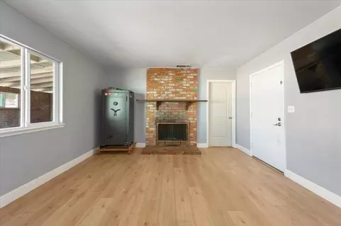 Living - 403 Mesa St, Wheatland, CA 95692 photo 2 of 3