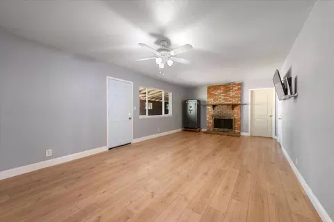 Living - 403 Mesa St, Wheatland, CA 95692 photo 3 of 3
