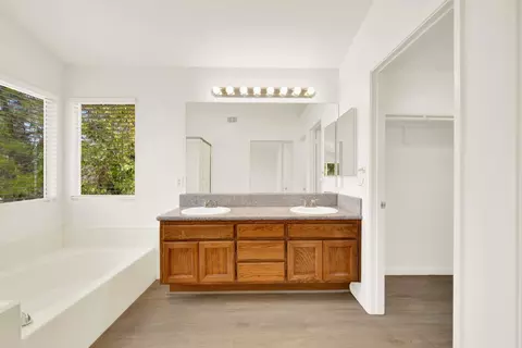 Bath - 8447 Leaning Tree Ct, Antelope, CA 95843 photo 3 of 4