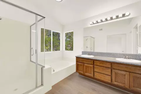 Bath - 8447 Leaning Tree Ct, Antelope, CA 95843 photo 2 of 4