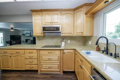 Kitchen - 7849 Fox Rd, Hughson, CA 95326 photo 4 of 4