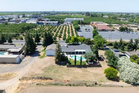 View/Area - 7849 Fox Rd, Hughson, CA 95326 photo 5 of 9