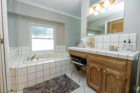 Bath - 7849 Fox Rd, Hughson, CA 95326 photo 1 of 5