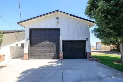 Exterior - 7849 Fox Rd, Hughson, CA 95326 photo 7 of 23