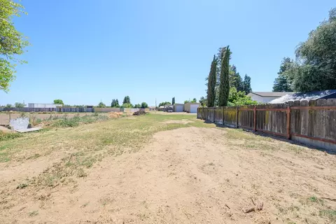 Exterior - 7849 Fox Rd, Hughson, CA 95326 photo 18 of 23