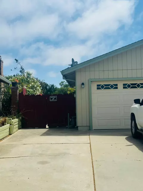 716 Saint Helen Way, Salinas, CA 93905 photo 3