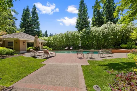Exterior - 5310 Roxbury Ct, Carmichael, CA 95608 photo 17 of 29