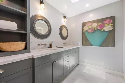 Bath - 5310 Roxbury Ct, Carmichael, CA 95608 photo 6 of 9