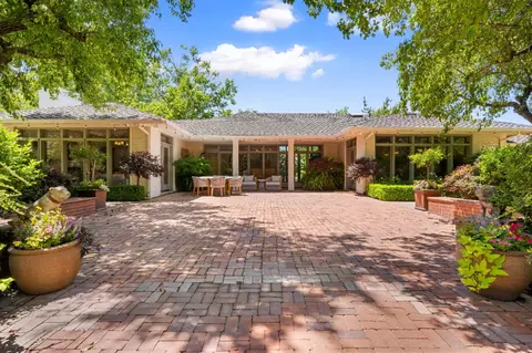 Exterior - 5310 Roxbury Ct, Carmichael, CA 95608 photo 5 of 29