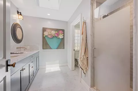Bath - 5310 Roxbury Ct, Carmichael, CA 95608 photo 7 of 9