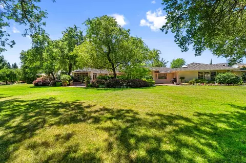 Exterior - 5310 Roxbury Ct, Carmichael, CA 95608 photo 7 of 29