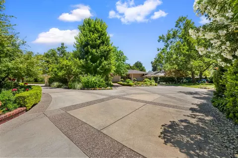 Exterior - 5310 Roxbury Ct, Carmichael, CA 95608 photo 4 of 29