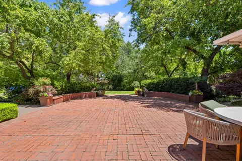 Exterior - 5310 Roxbury Ct, Carmichael, CA 95608 photo 12 of 29