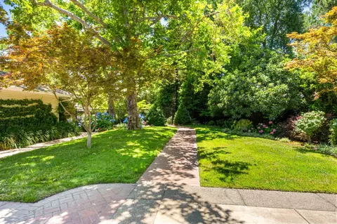 Exterior - 5310 Roxbury Ct, Carmichael, CA 95608 photo 9 of 29