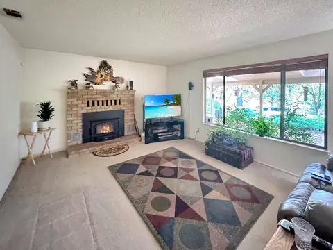 Living - 15752 Tippy Way, Grass Valley, CA 95949 photo 2 of 2