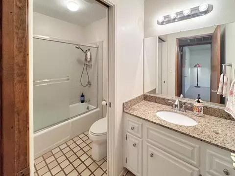 Bath - 15752 Tippy Way, Grass Valley, CA 95949 photo 1 of 2