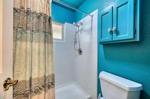 Bath - 7030 Beech, Orangevale, CA 95662 photo 3 of 6
