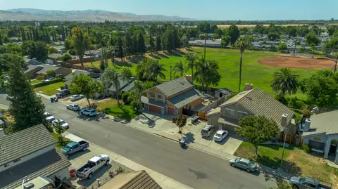 505 Berlin Way, Patterson, CA 95363 photo 4