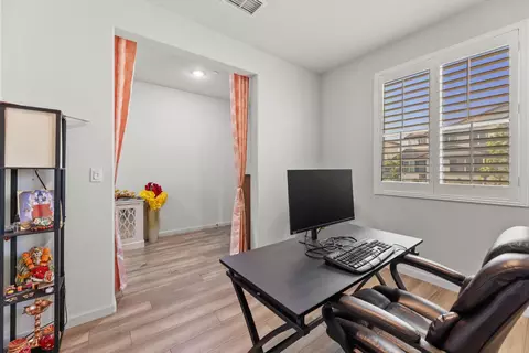 Entry Way - 3084 Tower St, Manteca, CA 95337 photo 2 of 15