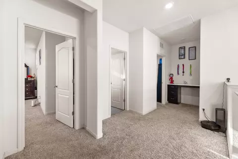 Entry Way - 3084 Tower St, Manteca, CA 95337 photo 14 of 15
