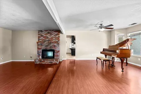 Living - 1300 Grover Dr, Modesto, CA 95351 photo 3 of 6