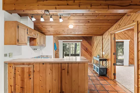 Kitchen - 1355 Jackson Gate Rd, Jackson, CA 95642 photo 4 of 4