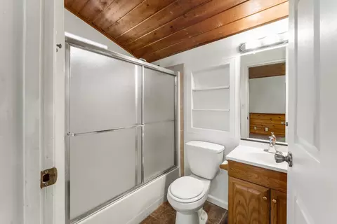 Bath - 1355 Jackson Gate Rd, Jackson, CA 95642 photo 3 of 3