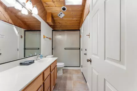 Bath - 1355 Jackson Gate Rd, Jackson, CA 95642 photo 1 of 3