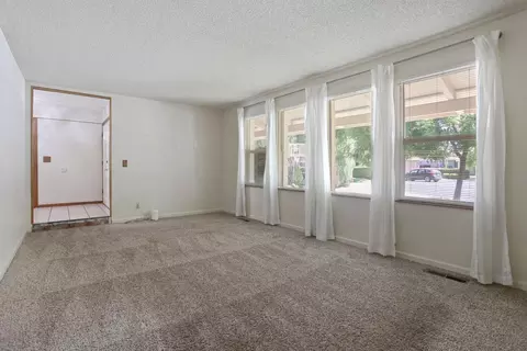 Living - 1544 Switzer Ct, Modesto, CA 95350 photo 2 of 7