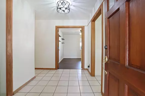 Entry Way - 1544 Switzer Ct, Modesto, CA 95350 photo 1 of 2