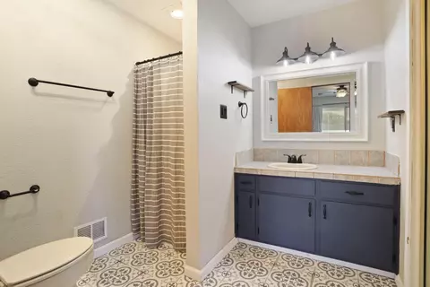 Bath - 1544 Switzer Ct, Modesto, CA 95350 photo 3 of 4