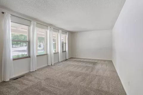 Living - 1544 Switzer Ct, Modesto, CA 95350 photo 1 of 7