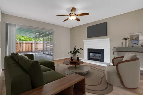 Living - 603 S Wilma Ave, Ripon, CA 95366 photo 4 of 6