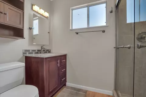 Bath - 603 S Wilma Ave, Ripon, CA 95366 photo 3 of 3