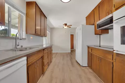 Kitchen - 603 S Wilma Ave, Ripon, CA 95366 photo 4 of 4