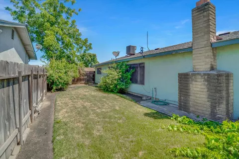 Exterior - 603 S Wilma Ave, Ripon, CA 95366 photo 8 of 9
