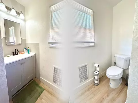 Bath - 1761 Rose Ave, Merced, CA 95341 photo 2 of 2