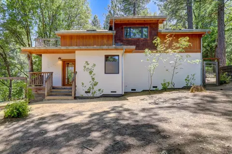 19696 Oak Tree Rd, Nevada City, CA 95959