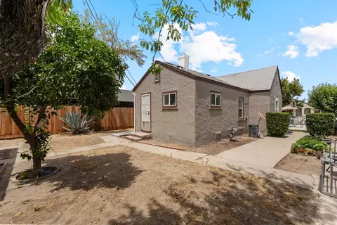 Exterior - 1302 Pelton Ave, Modesto, CA 95351 photo 6 of 12