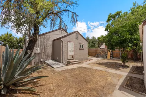 Exterior - 1302 Pelton Ave, Modesto, CA 95351 photo 10 of 12