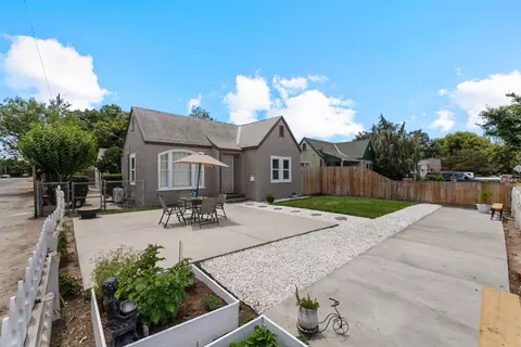Exterior - 1302 Pelton Ave, Modesto, CA 95351 photo 3 of 12